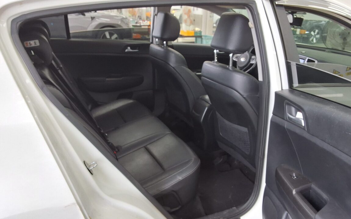 KIA NEW SPORTAGE 1.7 2WD TRENDY 2016 - zdjęcie 13