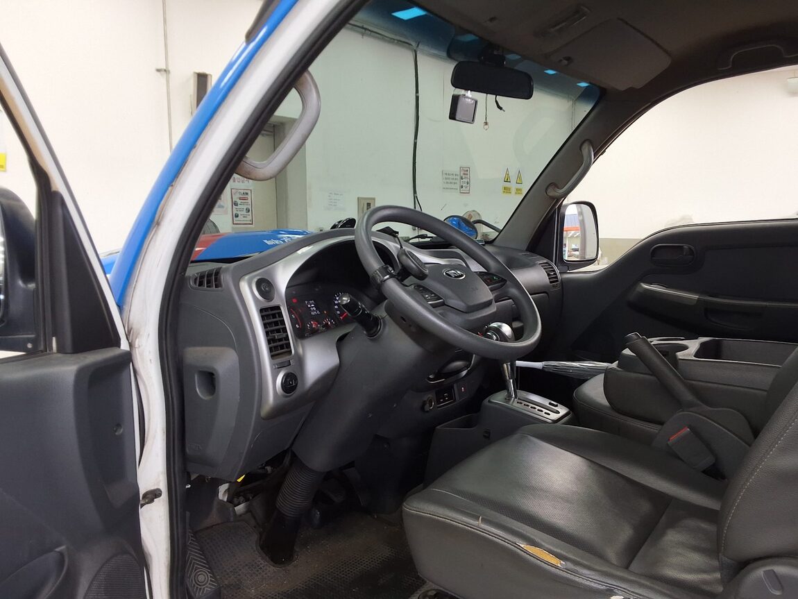 KIA BONGO III CARGO CRDi KING CAB EXTRA LONG WHEELBASE 2019 - zdjęcie 10