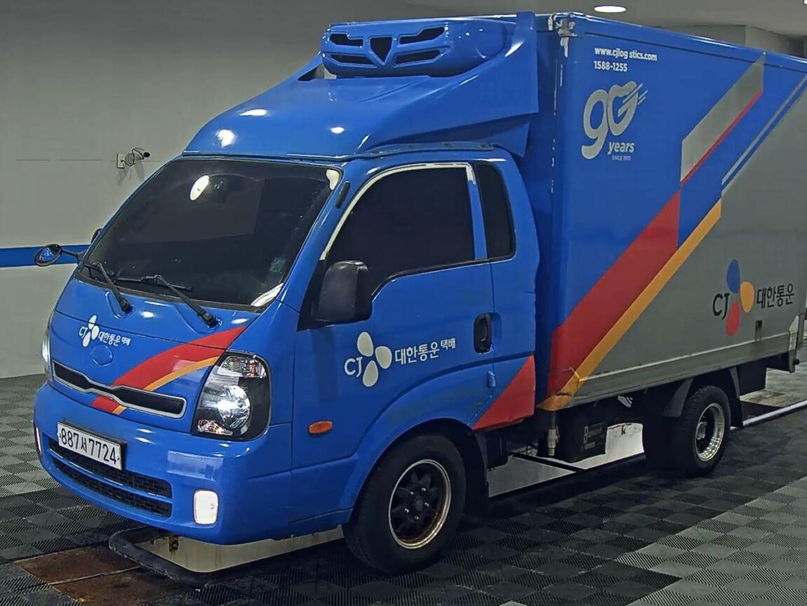 KIA BONGO III CARGO CRDi KING CAB EXTRA LONG WHEELBASE 2019 - zdjęcie 2