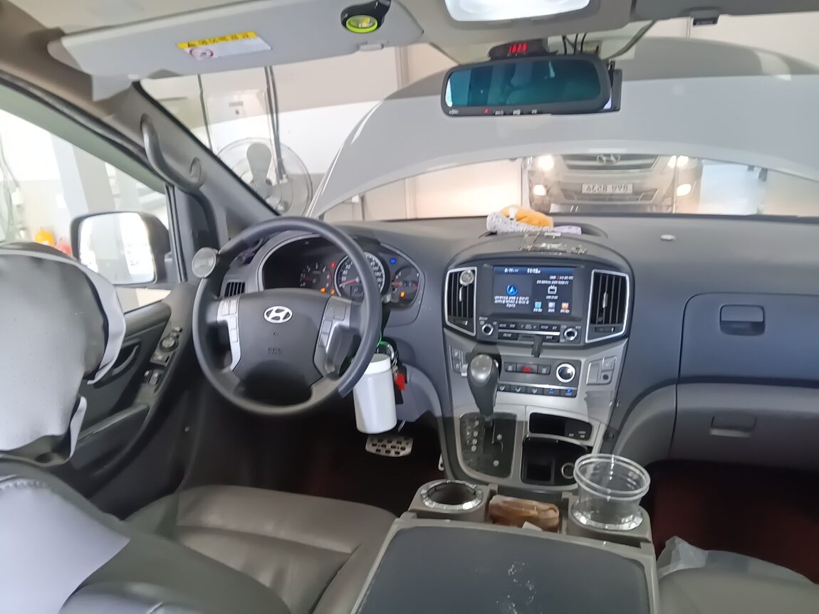 HYUNDAI GRAND STAREX 5-SEATER DIESEL VAN MODERN 2017 - zdjęcie 21
