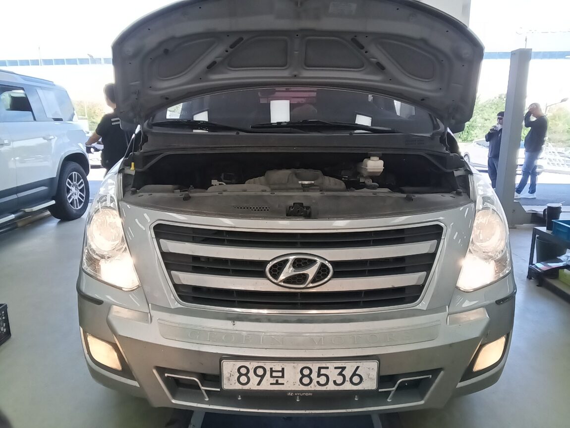 HYUNDAI GRAND STAREX 5-SEATER DIESEL VAN MODERN 2017 - zdjęcie 22