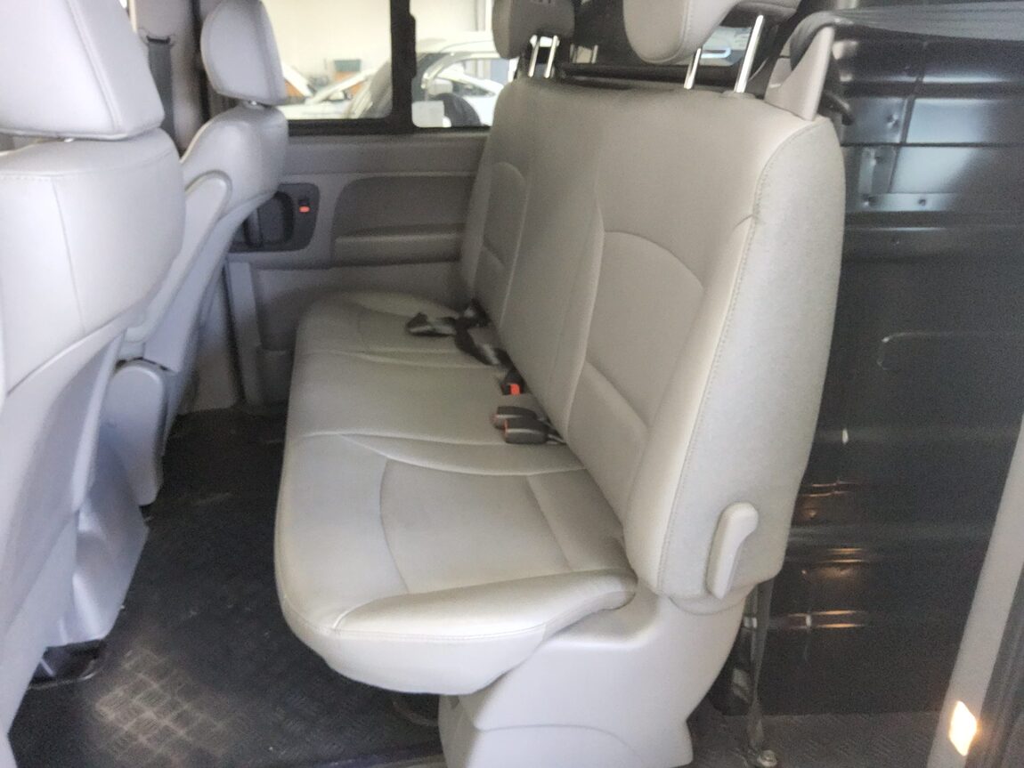 HYUNDAI THE NEW GRAND STAREX 5-SEATER DIESEL VAN MODERN 2019 - zdjęcie 12