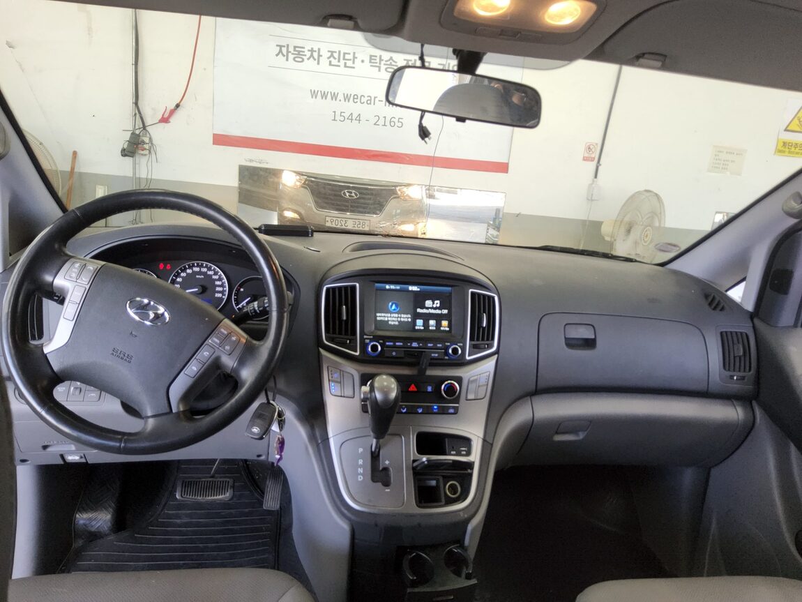 HYUNDAI THE NEW GRAND STAREX 5-SEATER DIESEL VAN MODERN 2019 - zdjęcie 11