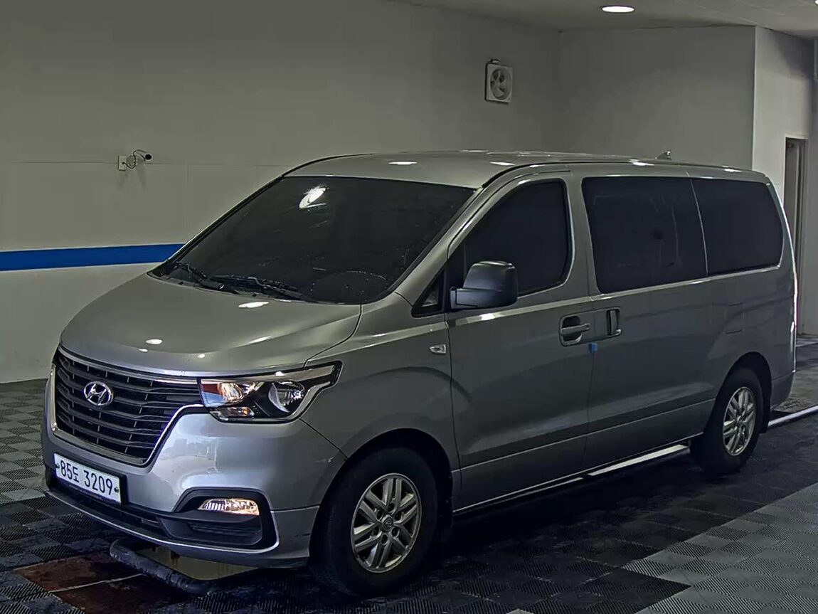 HYUNDAI THE NEW GRAND STAREX 5-SEATER DIESEL VAN MODERN 2019 - zdjęcie 2