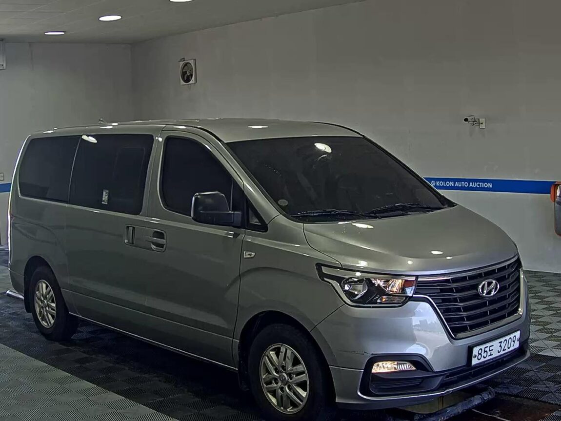 HYUNDAI THE NEW GRAND STAREX 5-SEATER DIESEL VAN MODERN 2019 - zdjęcie 3
