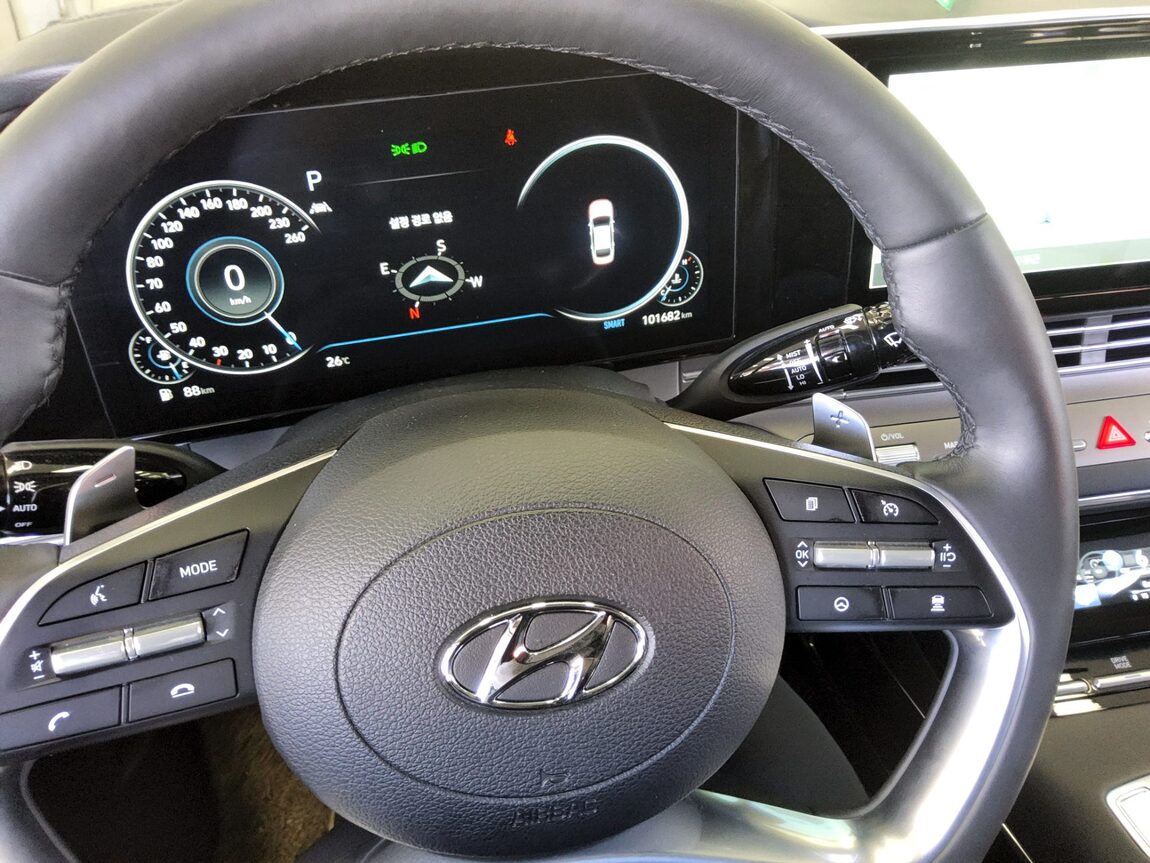 HYUNDAI THE NEW GRANDEUR IG GASOLINE 2.5 LE BLANC 2022 - zdjęcie 17
