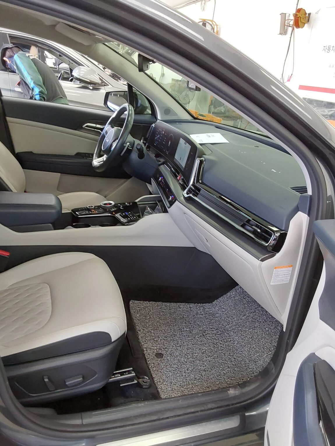 KIA THE ALL NEW SPORTAGE HYBRID 1.6 HEV NOBLESSE 2023 - zdjęcie 14