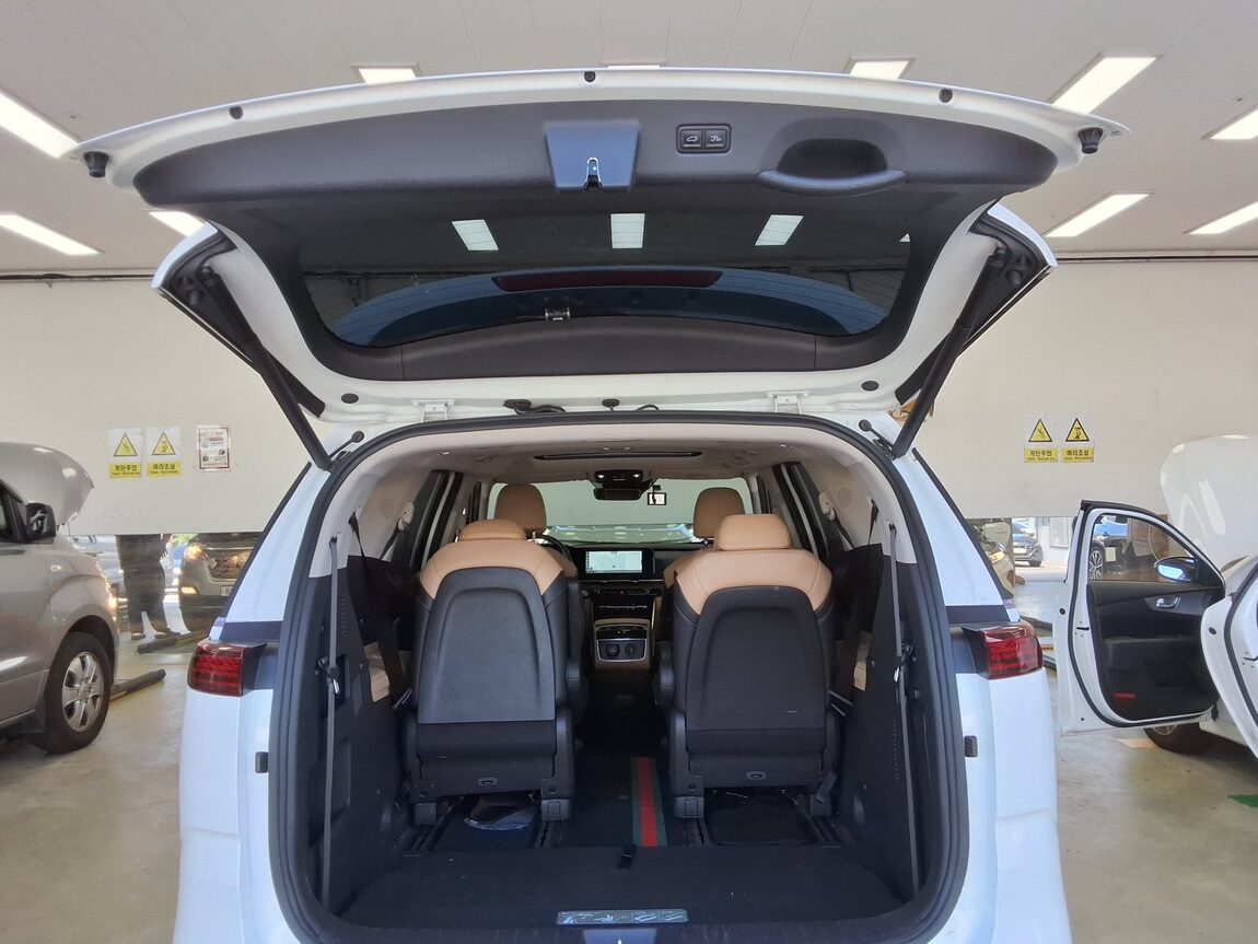 KIA NEW CARNIVAL (KA4) 9-SEATER DIESEL SIGNATURE 2022 - zdjęcie 15