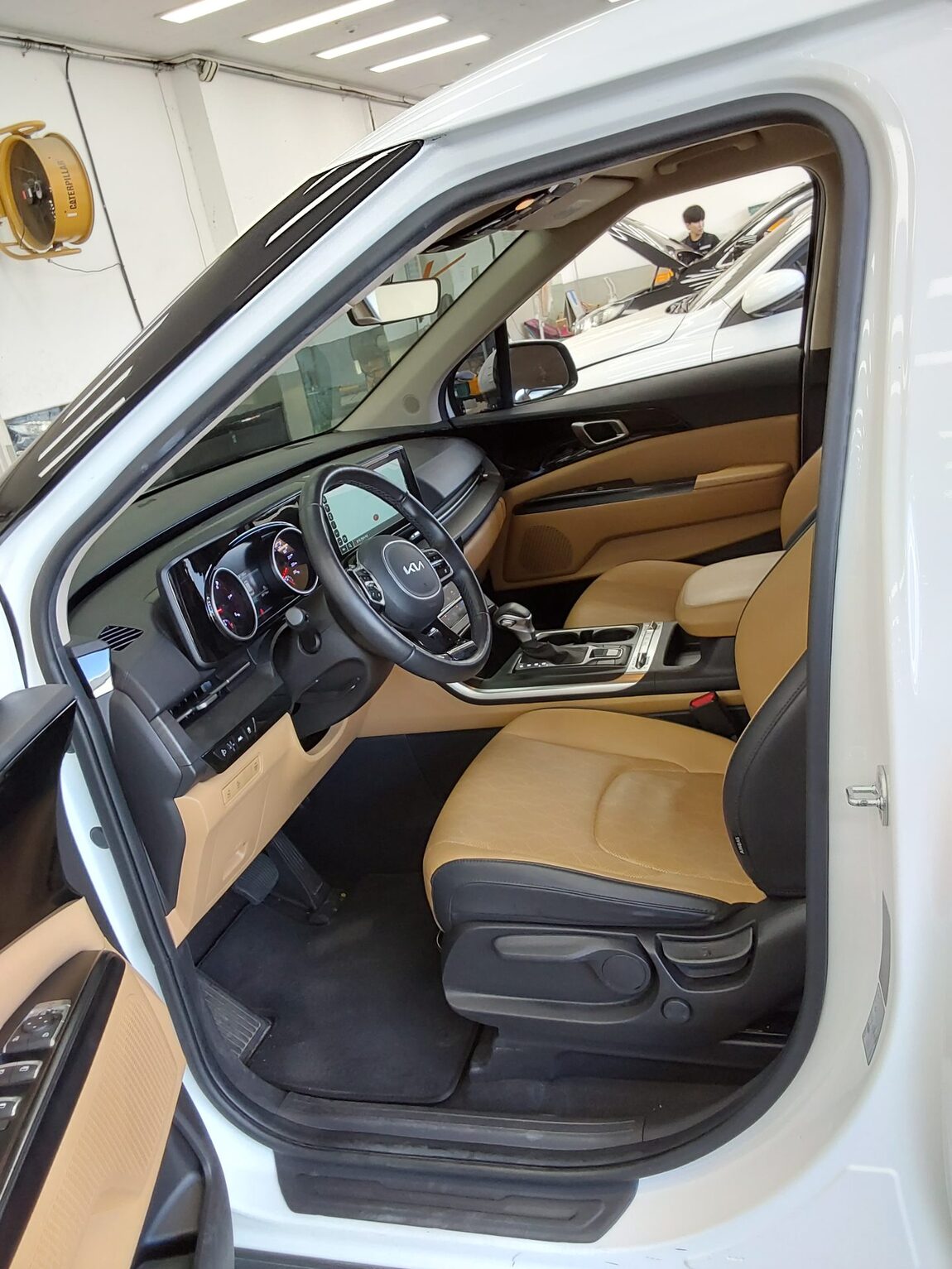 KIA NEW CARNIVAL (KA4) 9-SEATER DIESEL PRESTIGE 2023 - zdjęcie 10