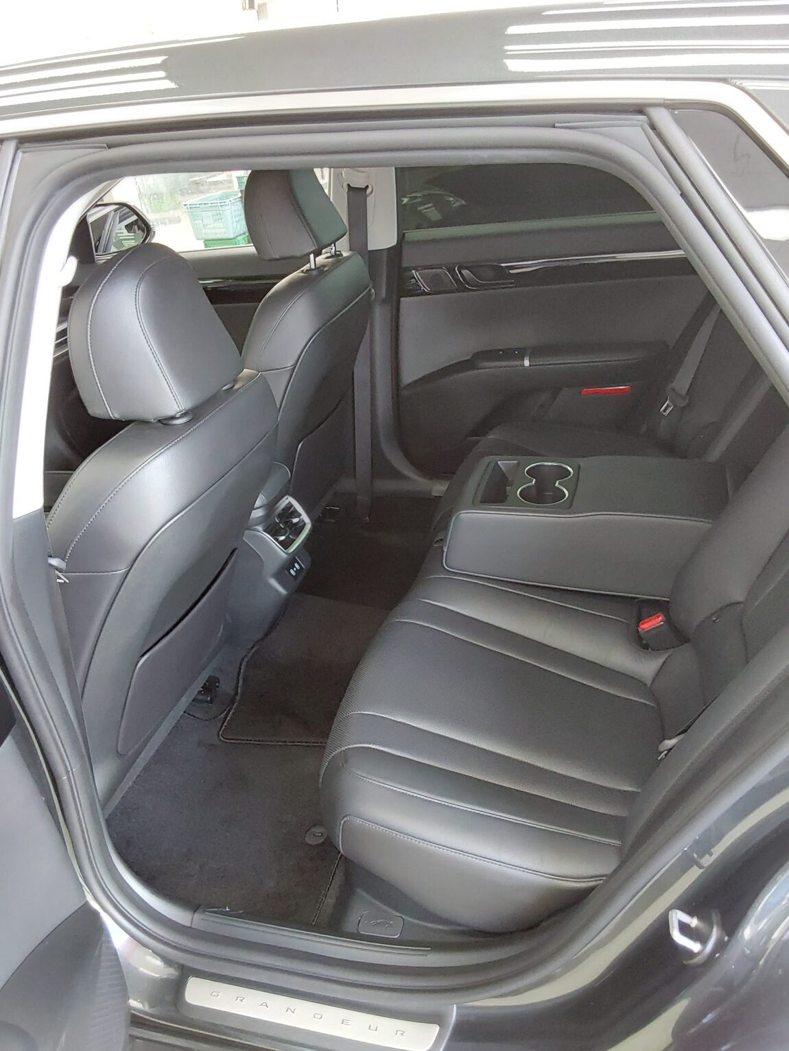 HYUNDAI THE ALL NEW GRANDEUR HYBRID 1.6 HYBRID PREMIUM 2023 - zdjęcie 12