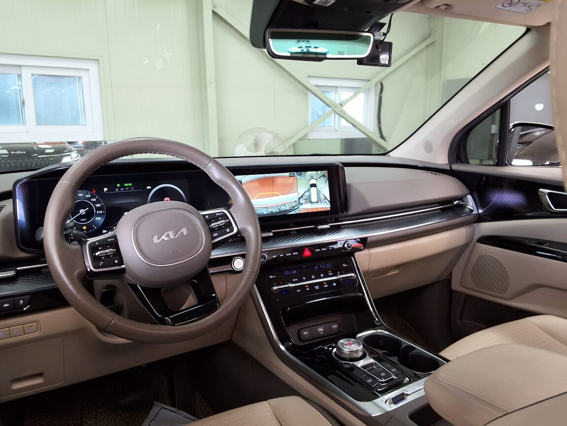 KIA NEW CARNIVAL (KA4) HI-LIMOUSINE 9-SEATER GASOLINE SIGNATURE 2023 - zdjęcie 12