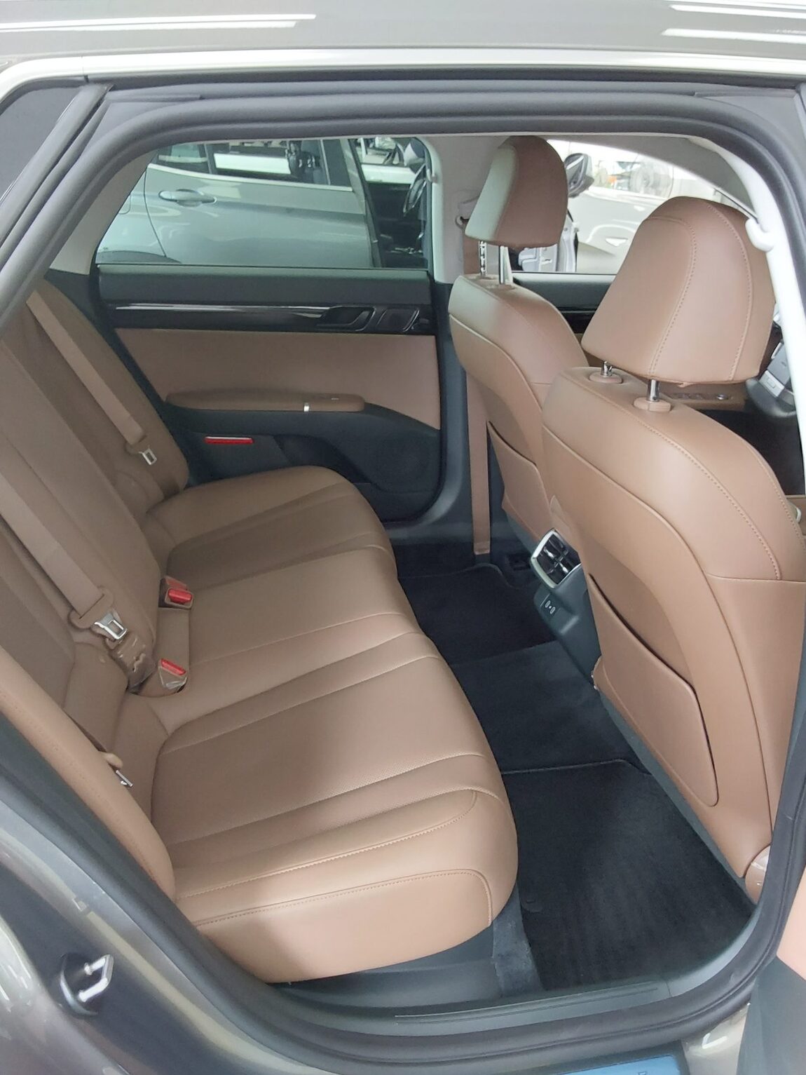 HYUNDAI THE ALL NEW GRANDEUR GASOLINE 2.5 PREMIUM 2024 - zdjęcie 13
