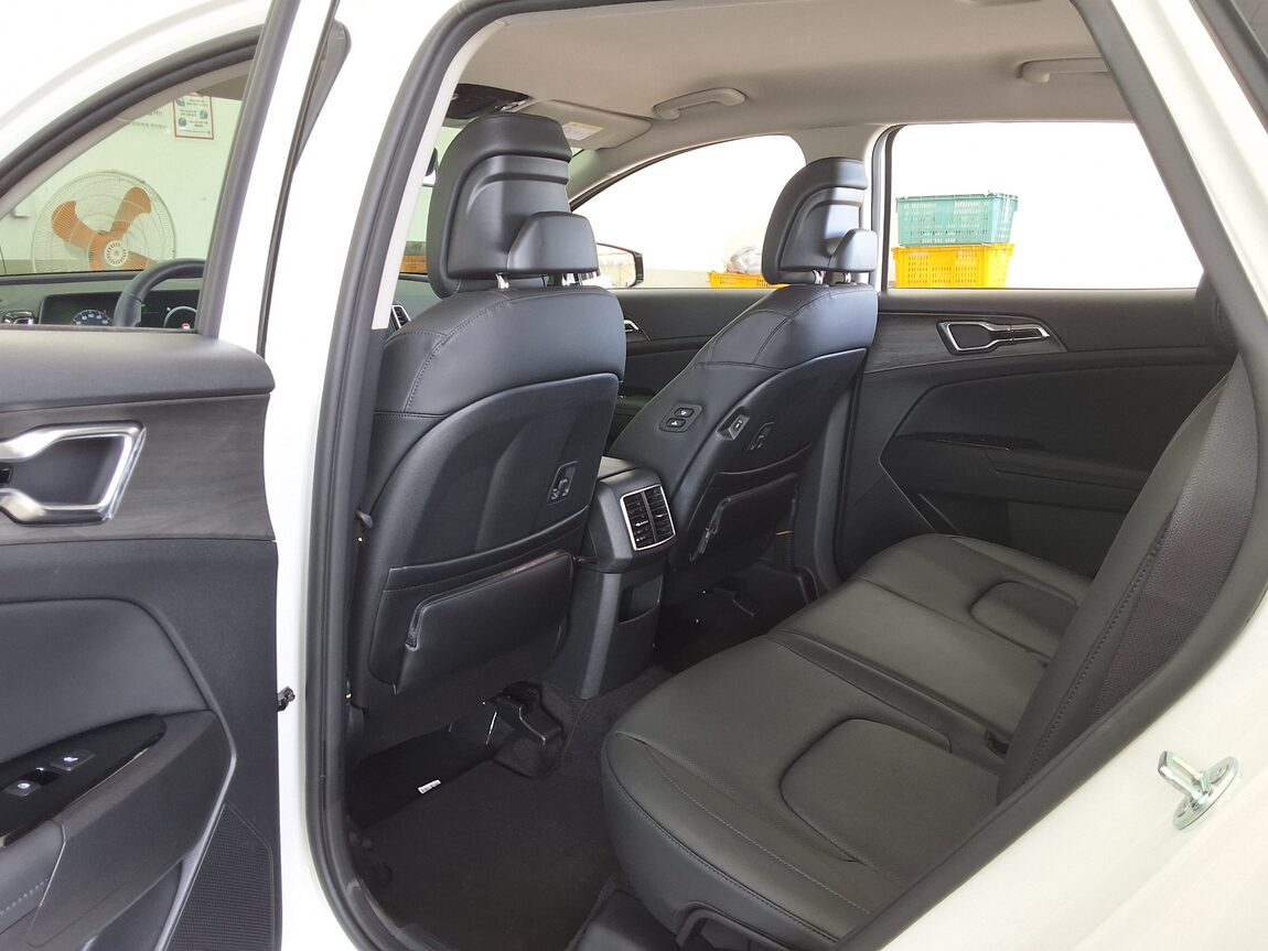 KIA THE ALL NEW SPORTAGE 1.6 GASOLINE 4WD SIGNATURE 2024 - zdjęcie 12