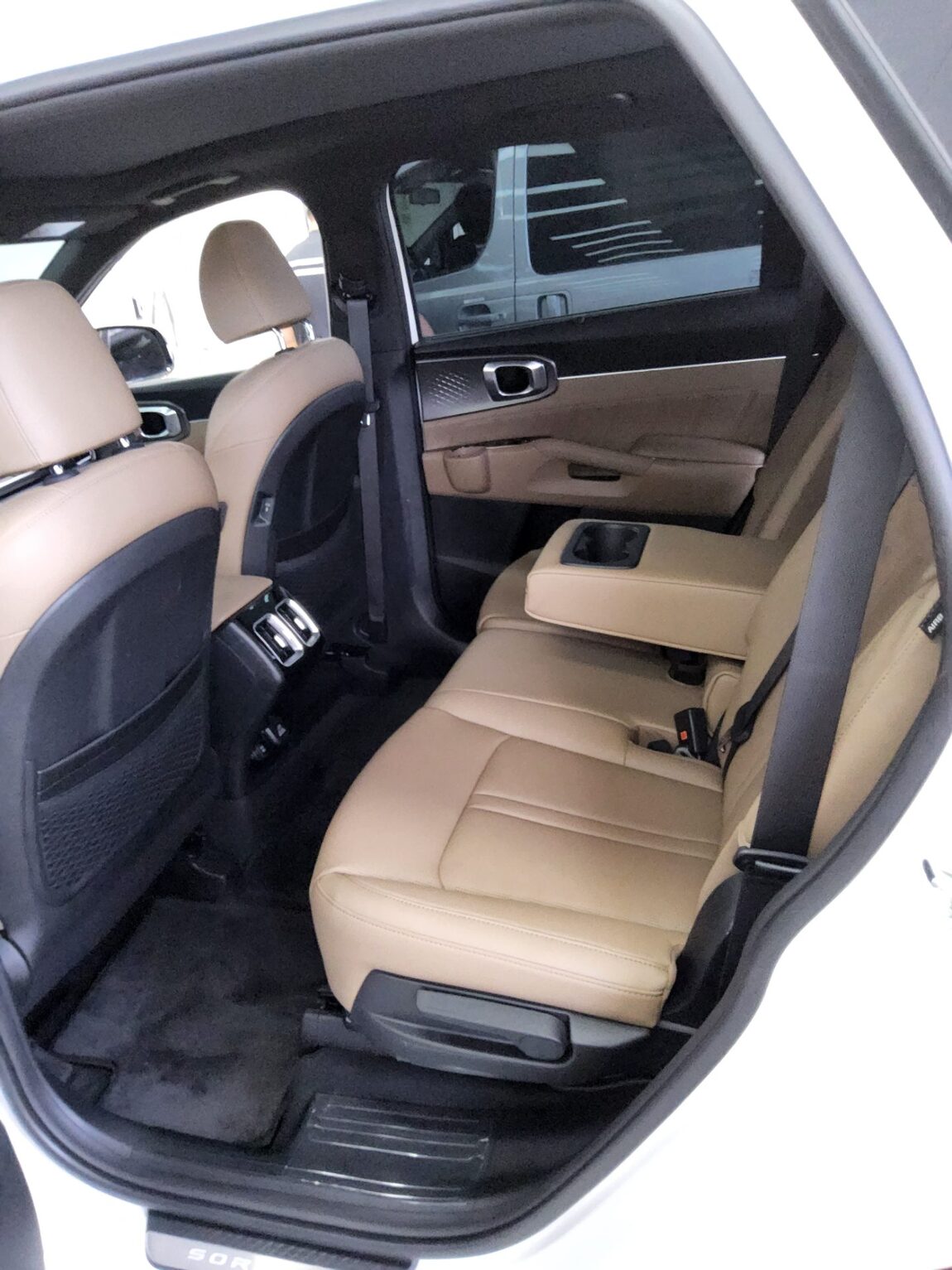 KIA THE NEW SORENTO (MQ4) 2.5 GASOLINE 2WD SIGNATURE 2024 - zdjęcie 12