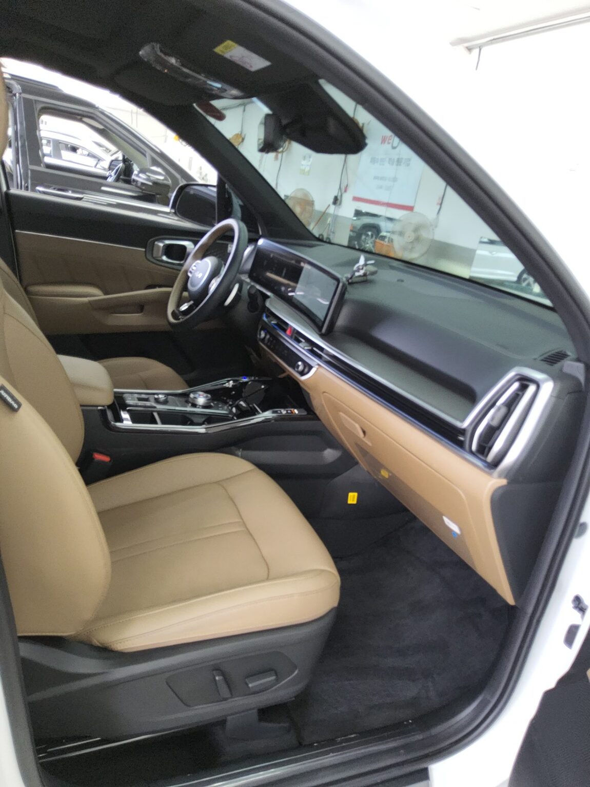 KIA THE NEW SORENTO (MQ4) 2.5 GASOLINE 2WD SIGNATURE 2024 - zdjęcie 14