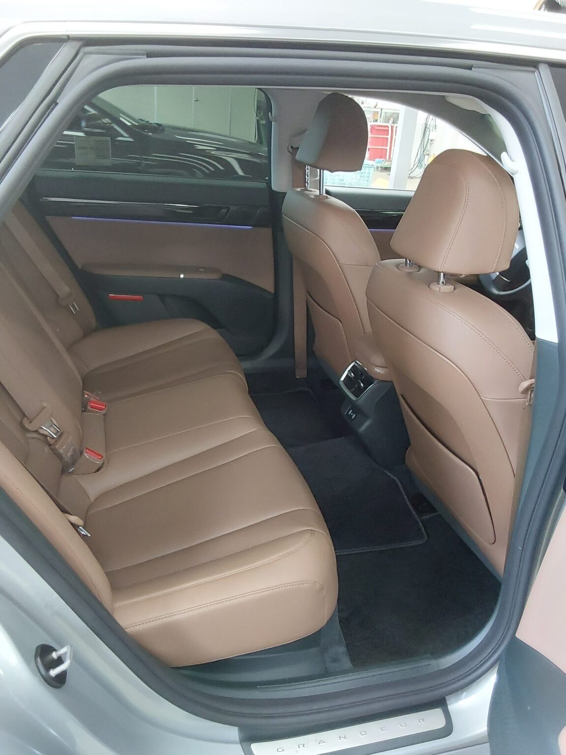 HYUNDAI THE ALL NEW GRANDEUR GASOLINE 2.5 EXCLUSIVE 2024 - zdjęcie 13