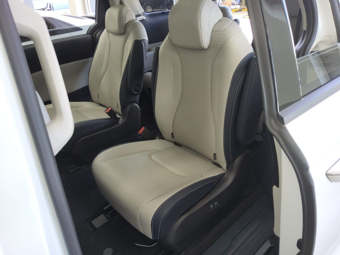 KIA THE NEW CARNIVAL HYBRID (KA4) 1.6 HEV 9-SEATER SIGNATURE 2025 - zdjęcie 12