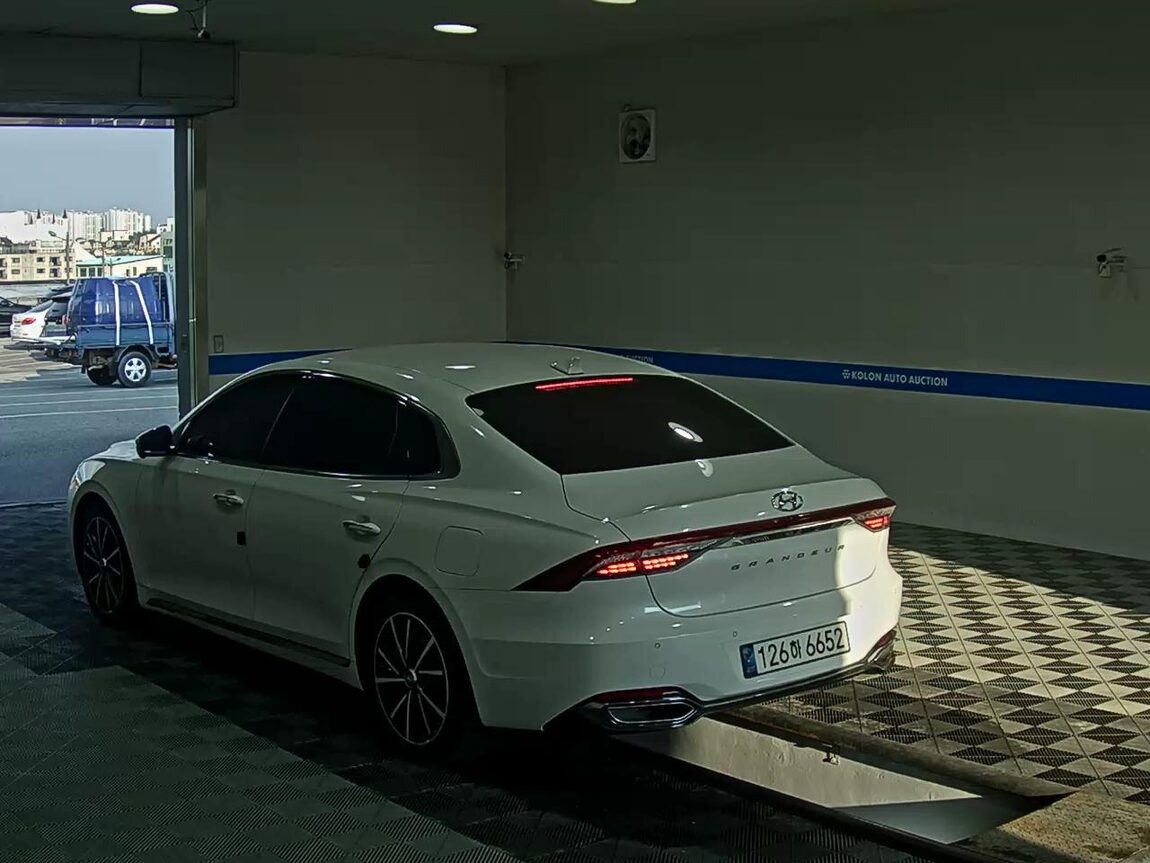 HYUNDAI THE NEW GRANDEUR IG GASOLINE 2.5 EXCLUSIVE 2022 - zdjęcie 6