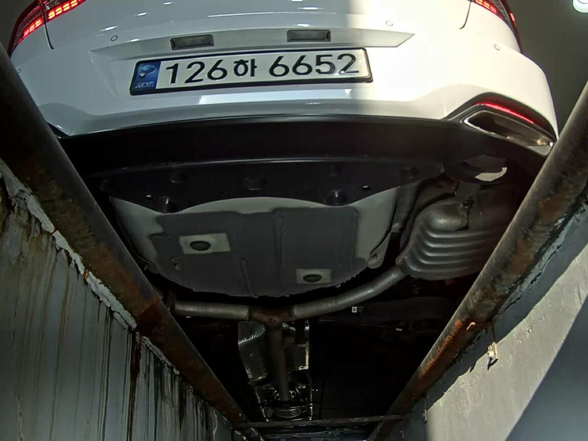 HYUNDAI THE NEW GRANDEUR IG GASOLINE 2.5 EXCLUSIVE 2022 - zdjęcie 8