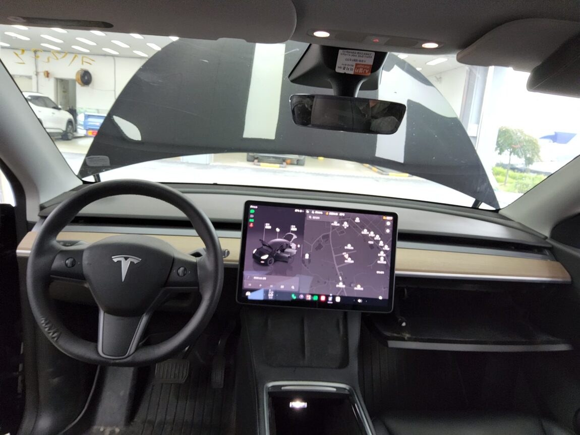 TESLA MODEL Y AWD LONG RANGE 2022 - zdjęcie 11