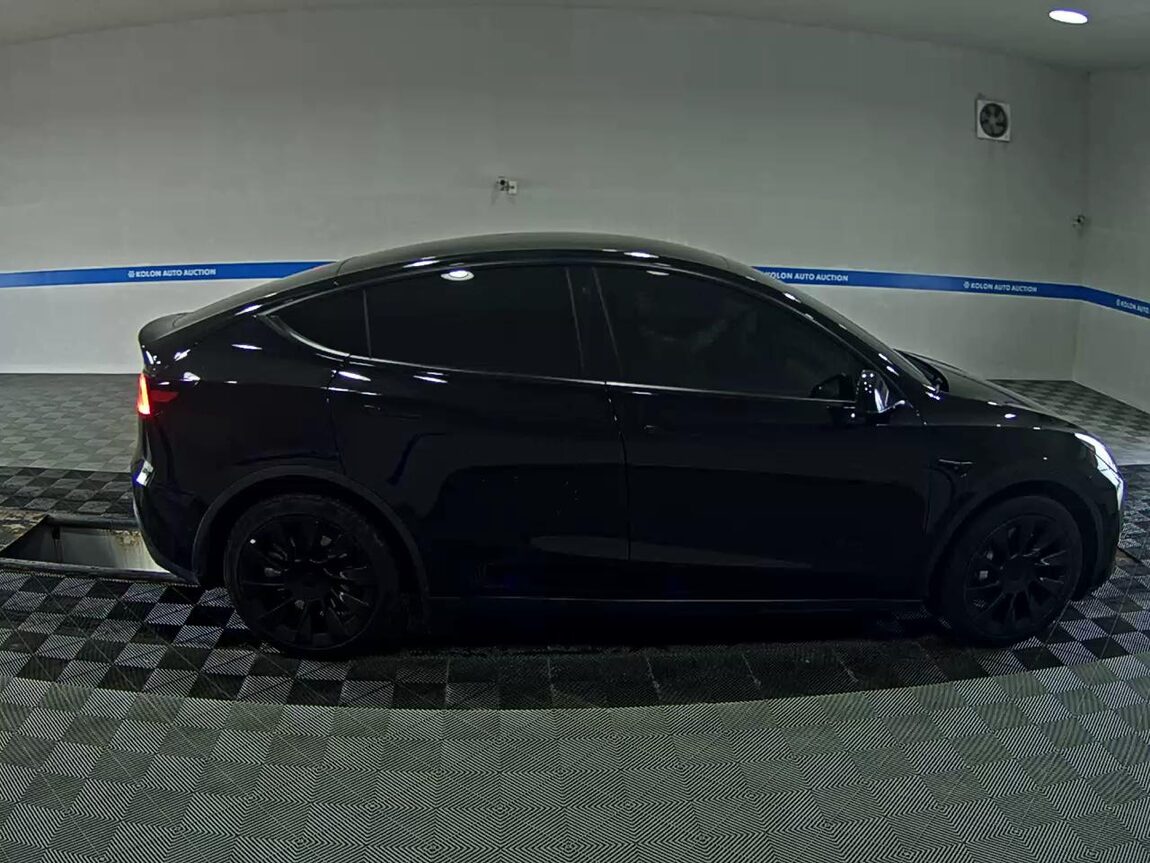 TESLA MODEL Y AWD LONG RANGE 2022 - zdjęcie 4