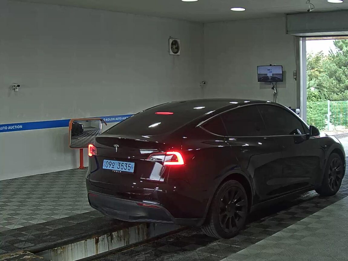 TESLA MODEL Y AWD LONG RANGE 2022 - zdjęcie 5