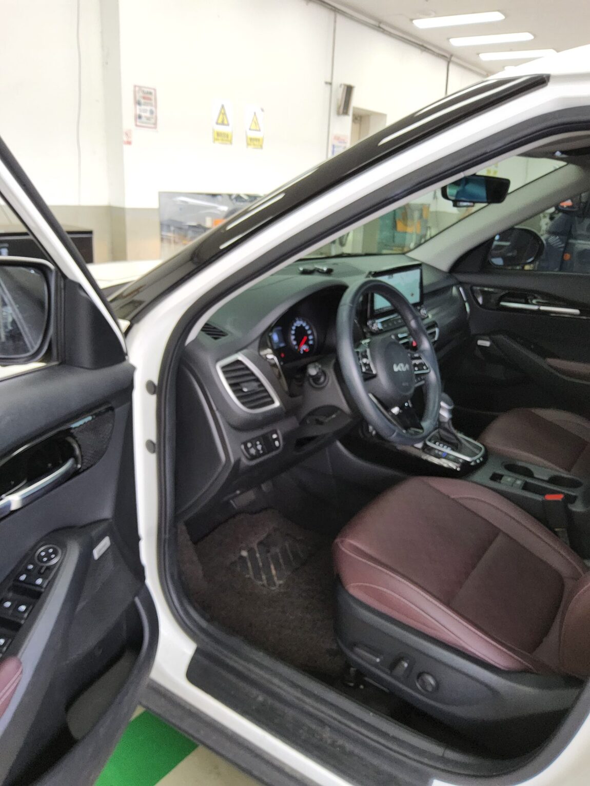 KIA SELTOS 1.6 GASOLINE 2WD SIGNATURE 2022 - zdjęcie 10