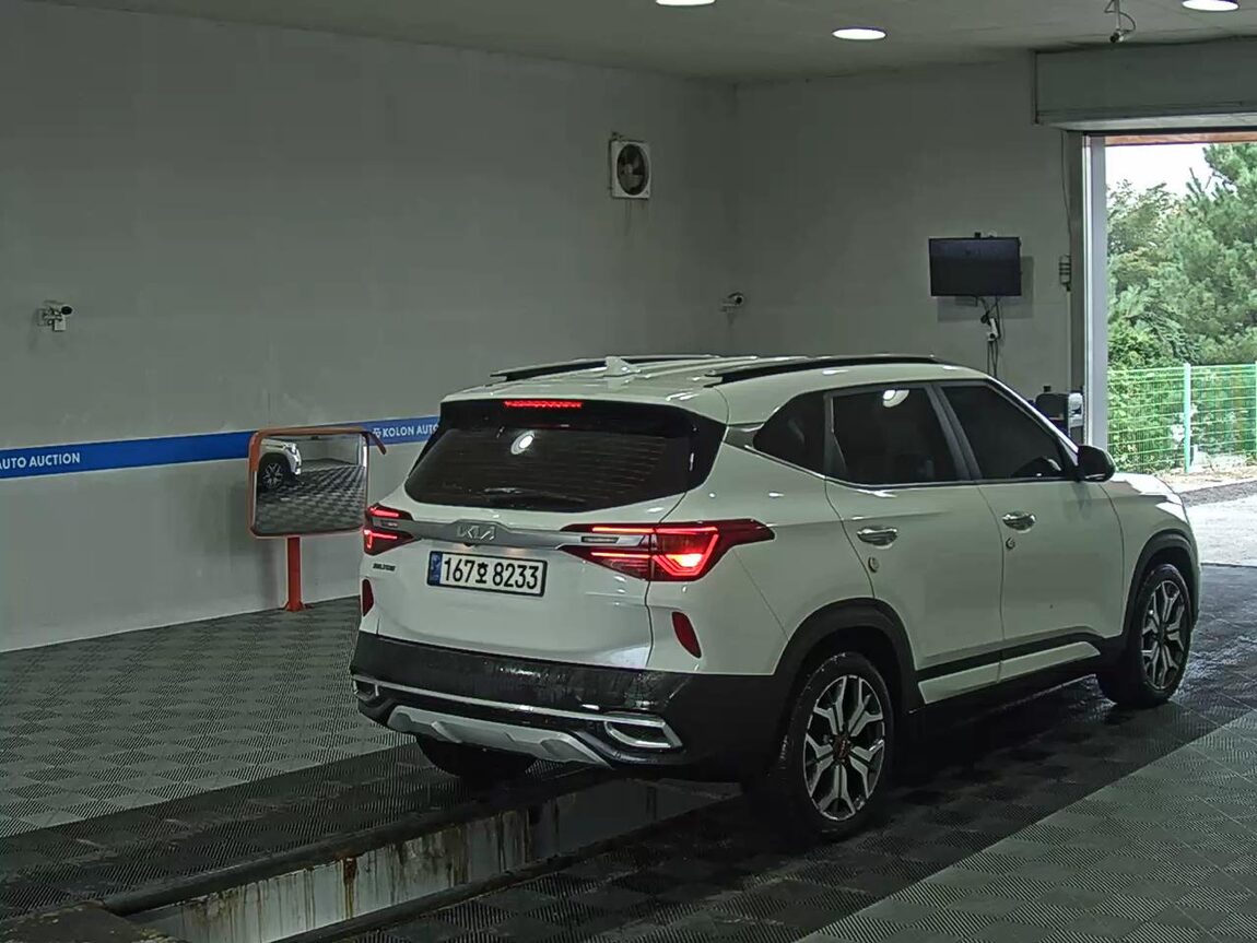 KIA SELTOS 1.6 GASOLINE 2WD SIGNATURE 2022 - zdjęcie 5