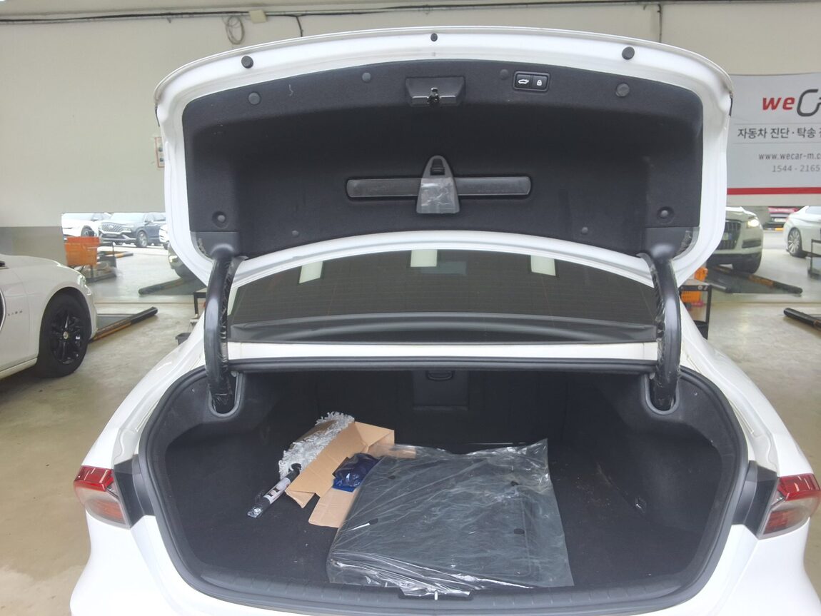 HYUNDAI THE NEW GRANDEUR IG GASOLINE 2.5 PREMIUM CHOICE 2020 - zdjęcie 16