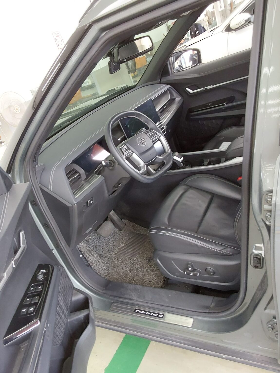 KG MOBILITY (SSANGYONG) TORRES 1.5 GDI-T 2WD T7 2023 - zdjęcie 10