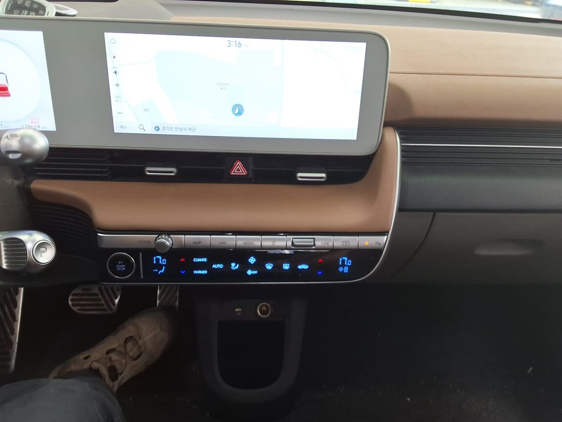 HYUNDAI IONIQ 5 EV 2WD LONG RANGE PRESTIGE 2022 - zdjęcie 24