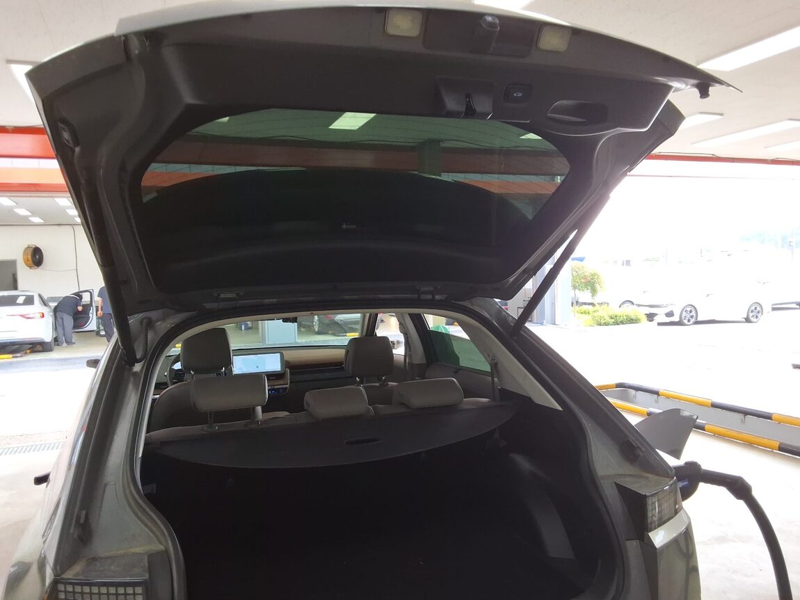 HYUNDAI IONIQ 5 EV 2WD LONG RANGE PRESTIGE 2022 - zdjęcie 16