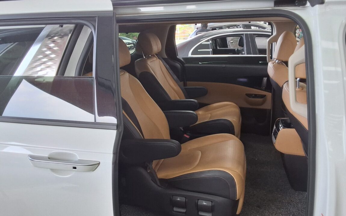KIA NEW CARNIVAL (KA4) 7-SEATER GASOLINE SIGNATURE 2023 - zdjęcie 13
