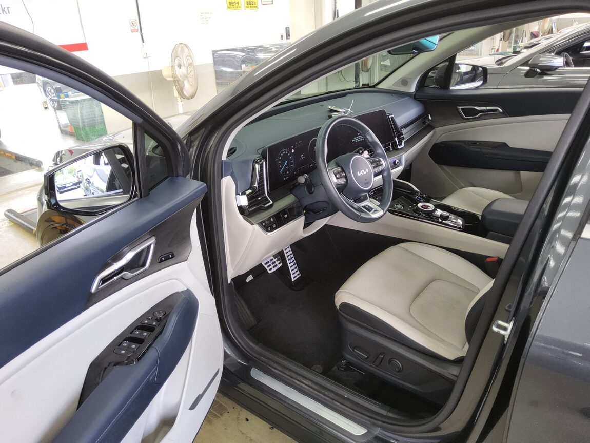 KIA THE ALL NEW SPORTAGE HYBRID 1.6 HEV SIGNATURE 2023 - zdjęcie 10