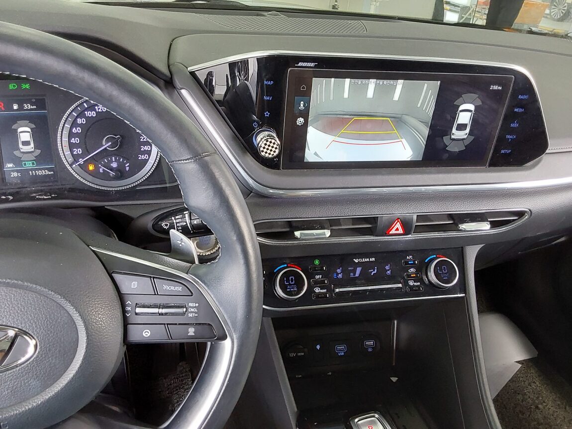HYUNDAI SONATA (DN8) HYBRID 2.0 HEV PREMIUM PLUS 2022 - zdjęcie 17