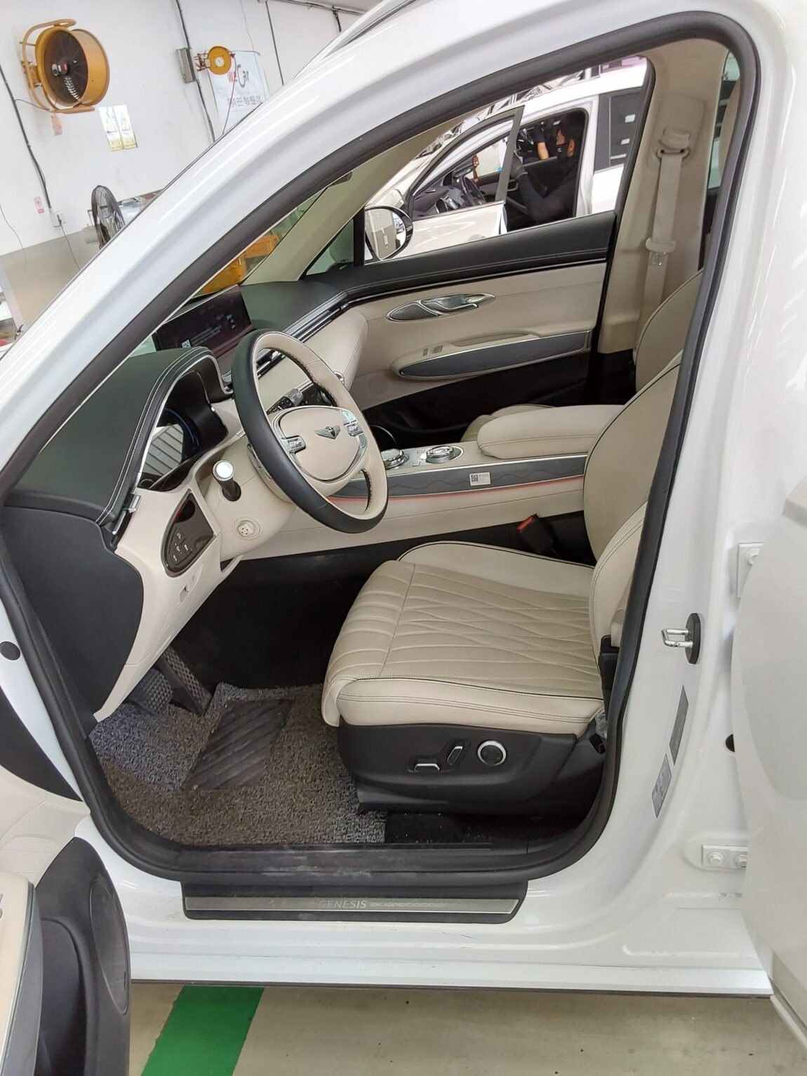 GENESIS GV70 2.5T AWD BASE MODEL 2023 - zdjęcie 10