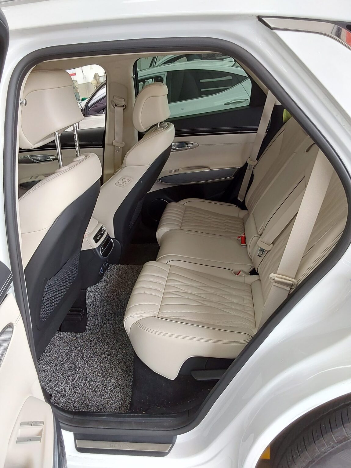 GENESIS GV70 2.5T AWD BASE MODEL 2023 - zdjęcie 12
