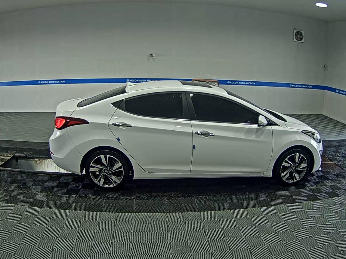 HYUNDAI THE NEW AVANTE MD 1.6 GDi TEN MILLION LIMITED 2016 - zdjęcie 4