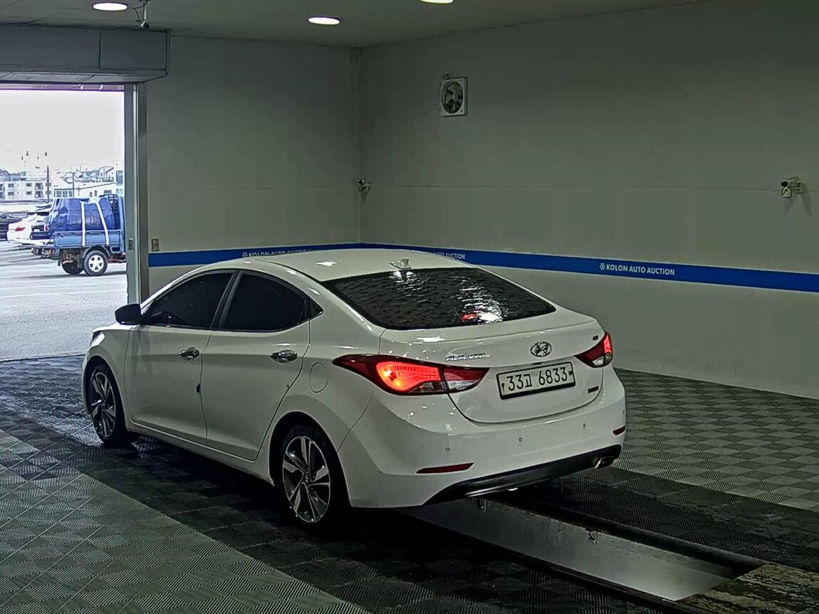 HYUNDAI THE NEW AVANTE MD 1.6 GDi TEN MILLION LIMITED 2016 - zdjęcie 6