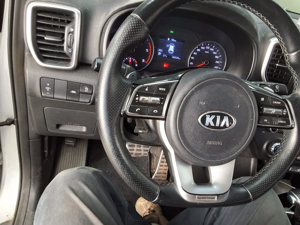 KIA SPORTAGE THE BOLD R2.0 DIESEL 2WD PRESTIGE 2019 - zdjęcie 23