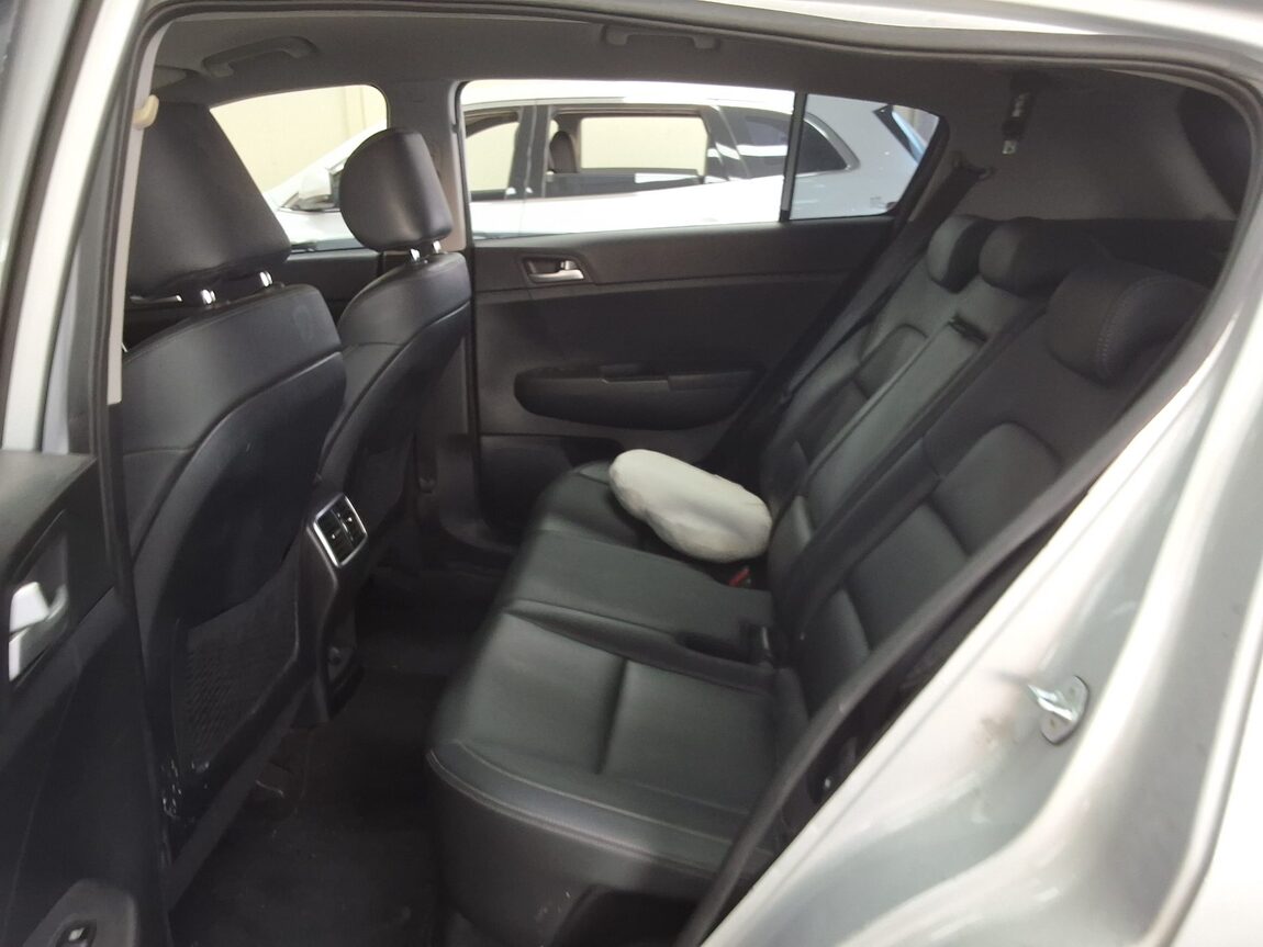 KIA SPORTAGE THE BOLD R2.0 DIESEL 2WD PRESTIGE 2019 - zdjęcie 13