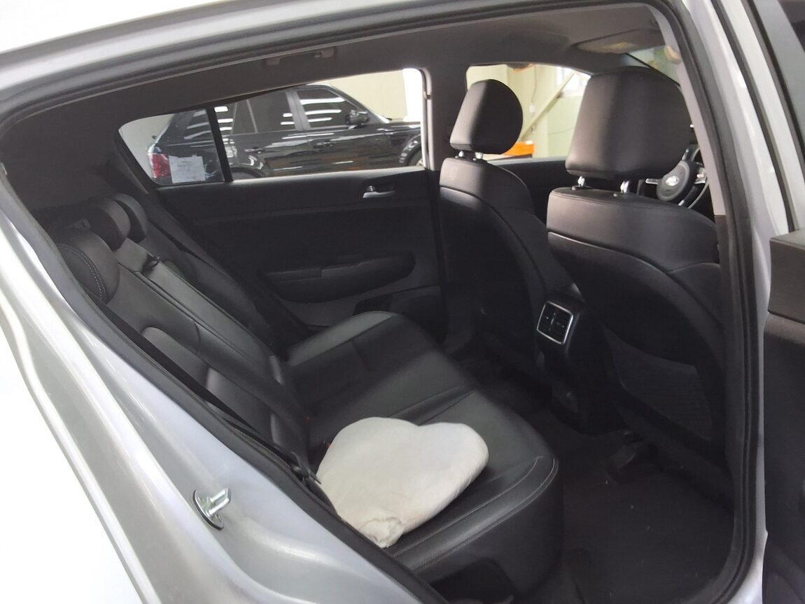 KIA SPORTAGE THE BOLD R2.0 DIESEL 2WD PRESTIGE 2019 - zdjęcie 14