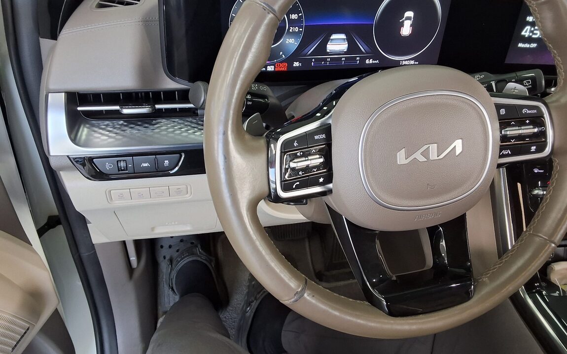 KIA NEW CARNIVAL (KA4) HI-LIMOUSINE 7-SEATER GASOLINE SIGNATURE 2023 - zdjęcie 17