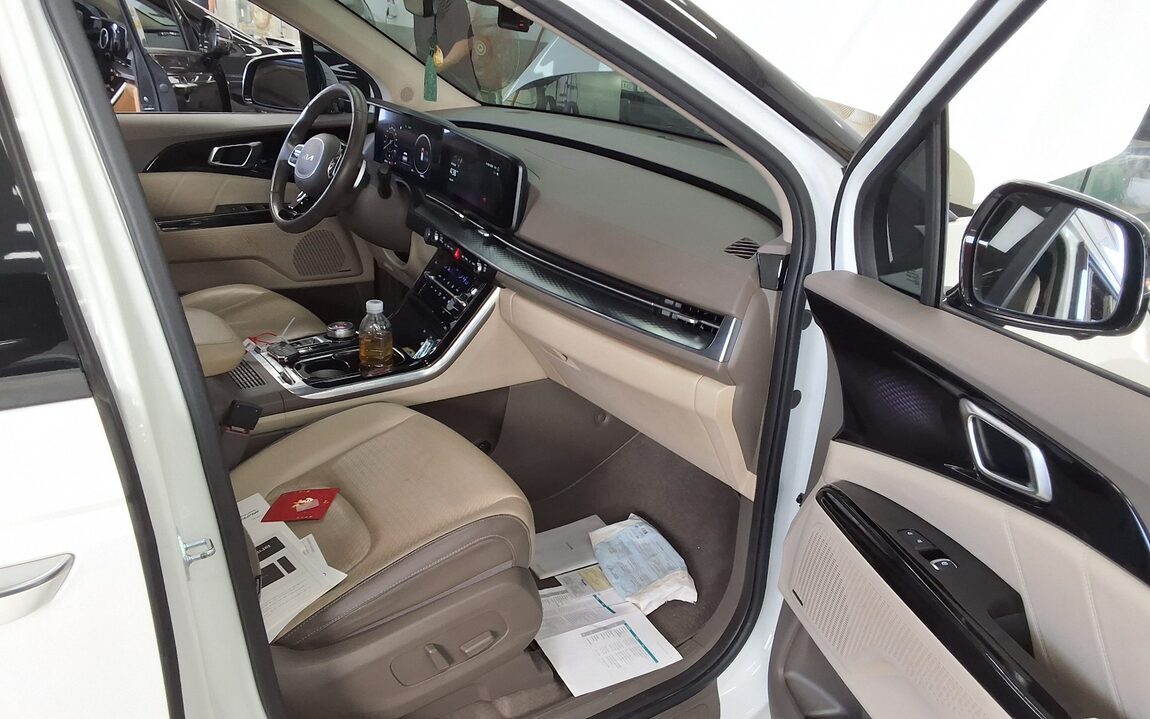 KIA NEW CARNIVAL (KA4) HI-LIMOUSINE 7-SEATER GASOLINE SIGNATURE 2023 - zdjęcie 14