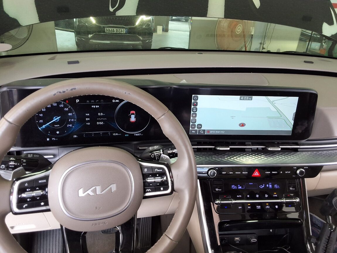 KIA NEW CARNIVAL (KA4) HI-LIMOUSINE 9-SEATER GASOLINE SIGNATURE 2023 - zdjęcie 18