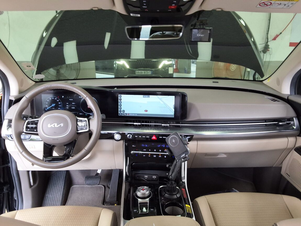 KIA NEW CARNIVAL (KA4) HI-LIMOUSINE 9-SEATER GASOLINE SIGNATURE 2023 - zdjęcie 12