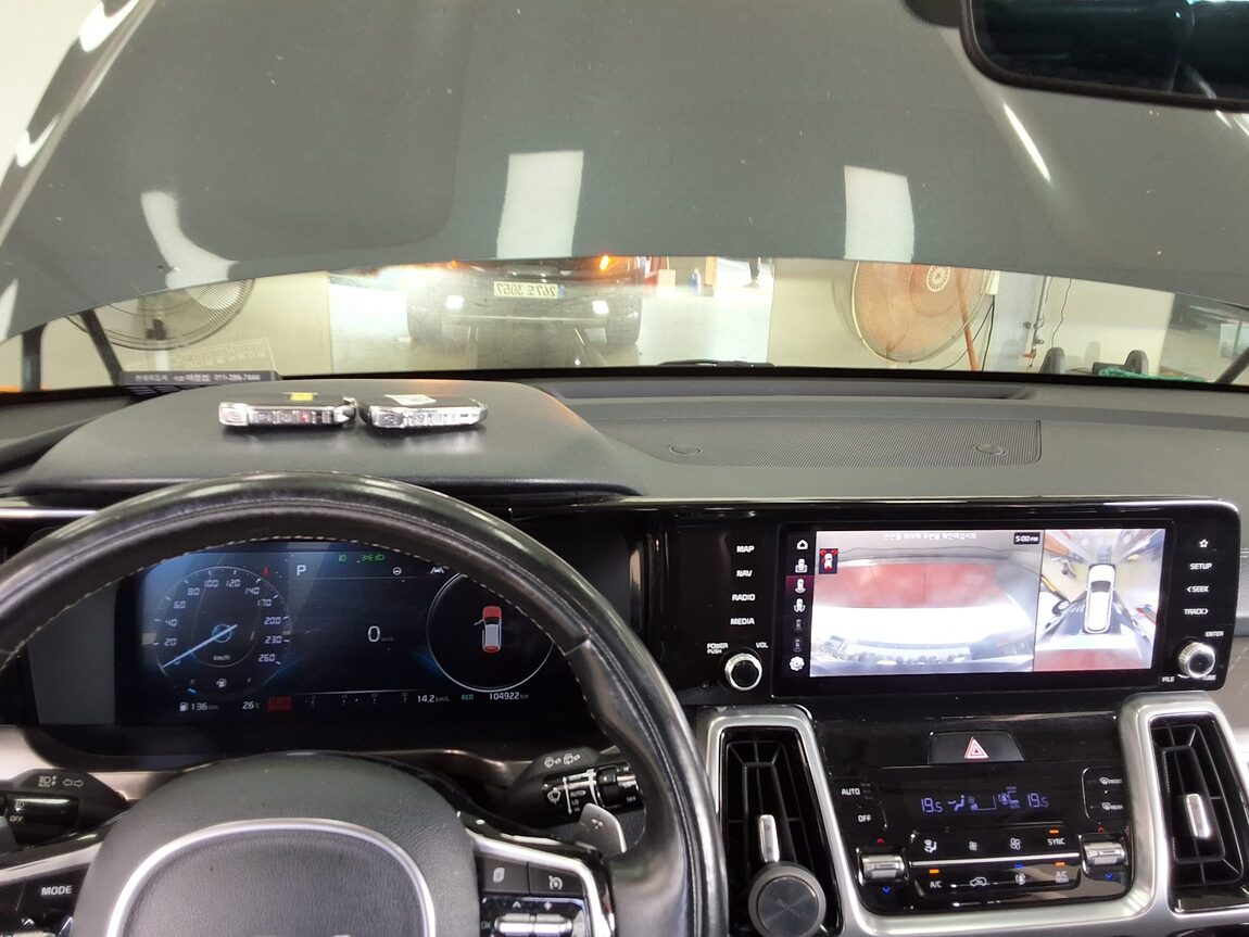 KIA NEW SORENTO (MQ4) 2.2 DIESEL 2WD NOBLESSE 2022 - zdjęcie 19
