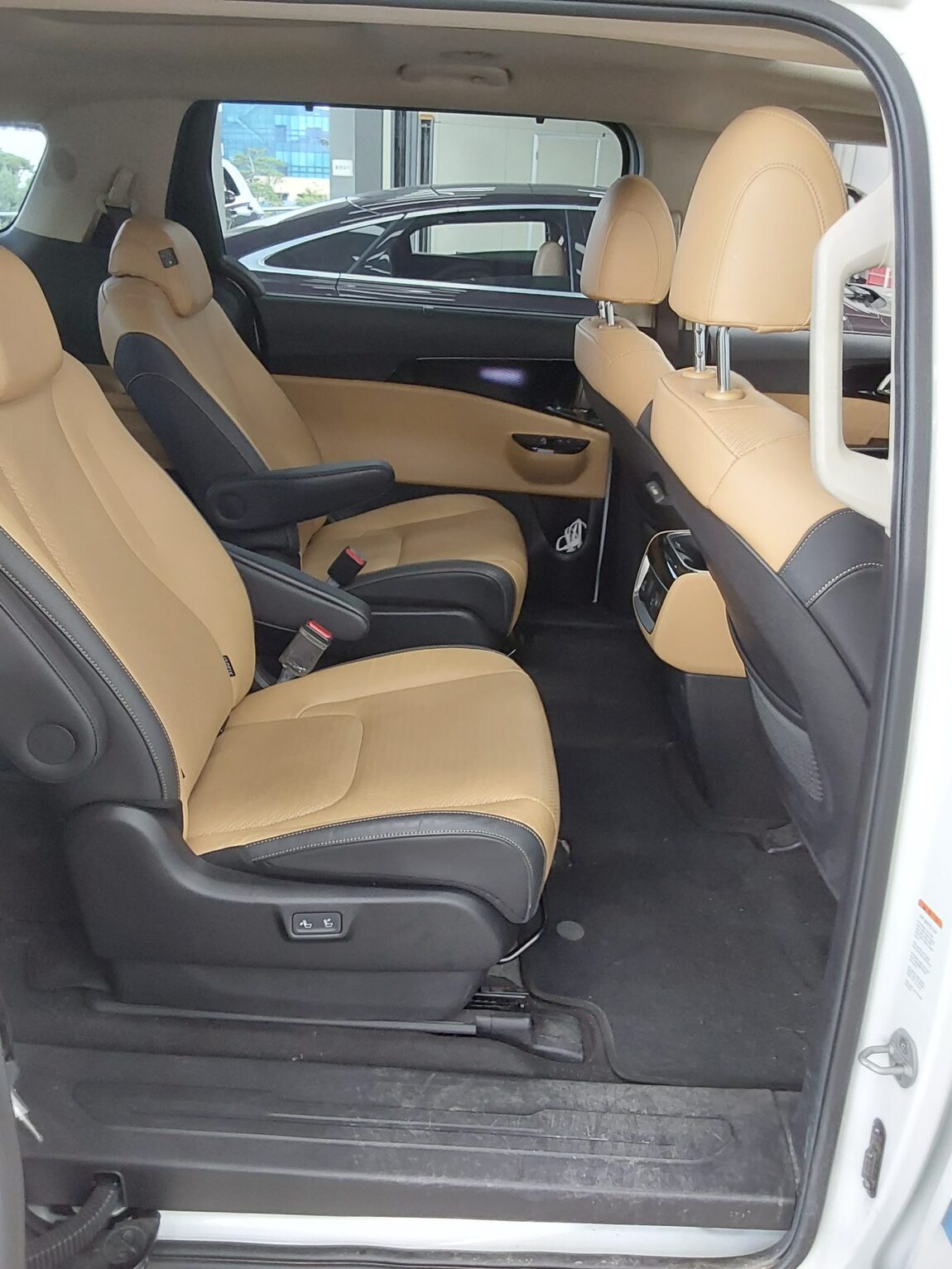 KIA NEW CARNIVAL (KA4) 9-SEATER GASOLINE SIGNATURE 2023 - zdjęcie 13