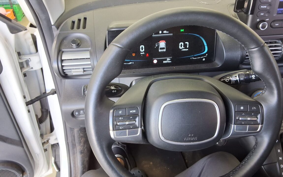 HYUNDAI CASPER GASOLINE 1.0 VAN SMART 2023 - zdjęcie 17