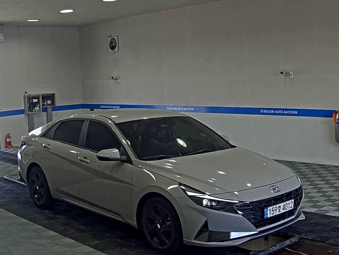 HYUNDAI AVANTE (CN7) 1.6 GASOLINE MODERN 2023 - zdjęcie 3